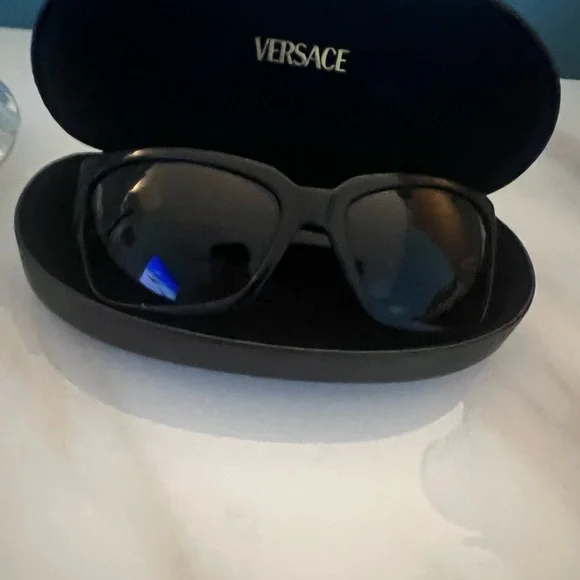 Versace Dun Glasses Italy NWOT - Picture 2 of 15